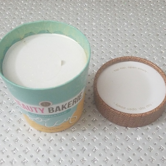 🤍GLISTENED DISCONT Beauty Bakerie Illuminator NWT - Picture 7 of 7